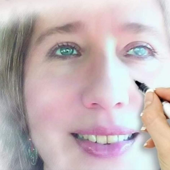 Meet your Posher, Lisa - Picture 2 of 2